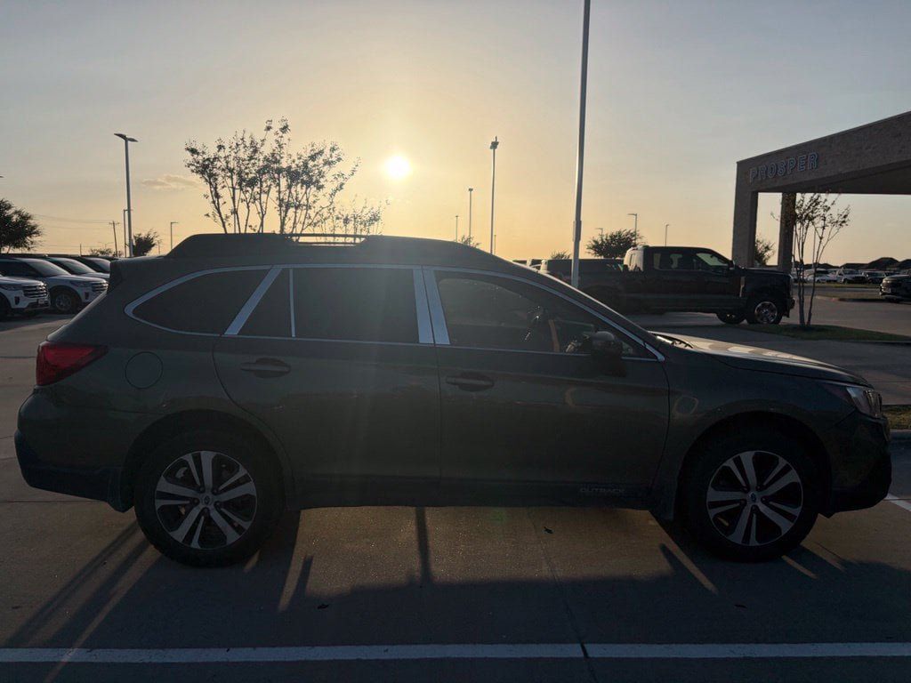 Used 2019 Subaru Outback 3.6R Limited w/ Popular Package #2 AWD/4WD image 5