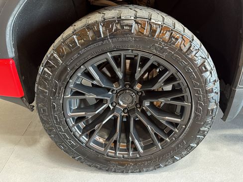Used 2019 GMC Sierra 1500 Elevation w/ Elevation Value Package AWD/4WD image 9