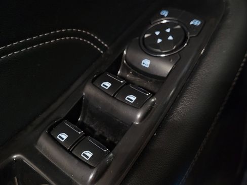 Used 2019 Ford Edge Titanium FWD image 27