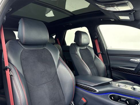 Used 2022 Genesis GV70 3.5T Sport w/ Sport Prestige Package image 39