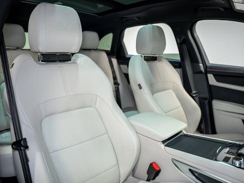 Used 2025 Jaguar F-PACE R-Dynamic S image 31