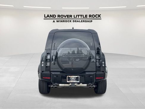 Used 2025 Land Rover Defender 110 V8 AWD/4WD image 7