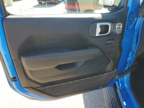 Used 2021 Jeep Gladiator Mojave image 8