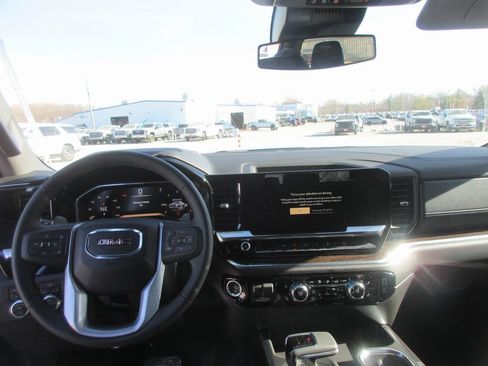 New 2026 GMC Sierra 1500 Elevation image 16