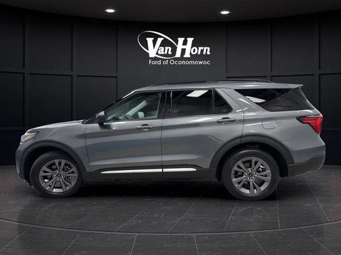Used 2025 Ford Explorer Active w/ Active Comfort Package AWD/4WD image 4