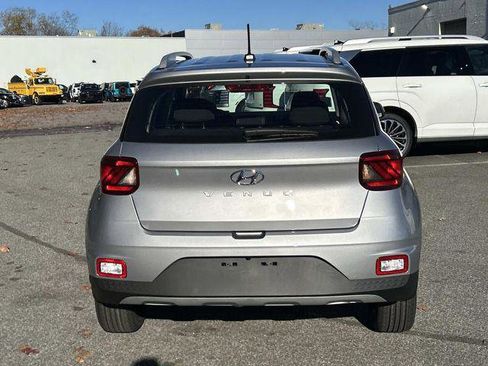New 2026 Hyundai Venue SEL image 4