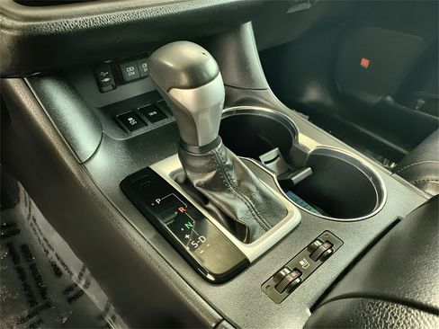 Used 2019 Toyota Highlander Limited image 13