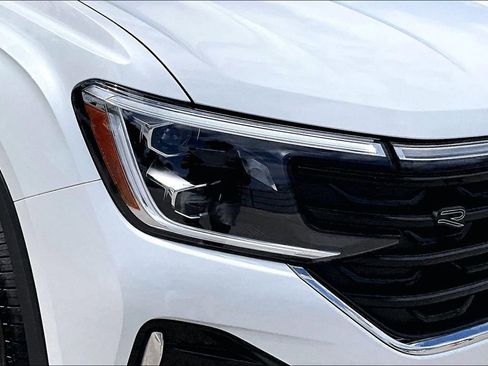 Certified 2026 Volkswagen Atlas SEL Premium R-Line image 12