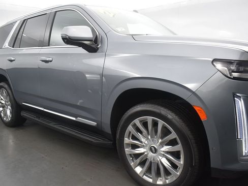 Used 2021 Cadillac Escalade Premium Luxury w/ LPO, Illumination Package image 40