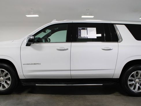 Used 2023 Chevrolet Suburban Premier image 6
