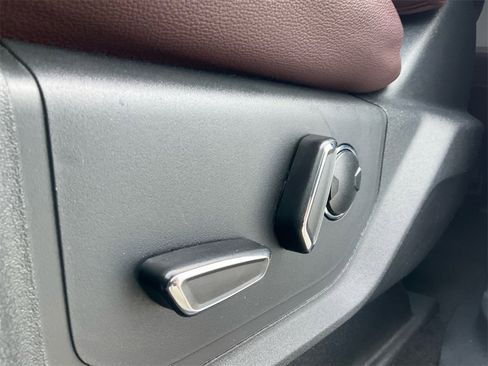 Used 2023 Ford Expedition Max Limited image 35