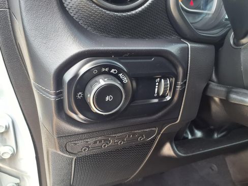Used 2025 Jeep Wrangler Unlimited Rubicon AWD/4WD image 22