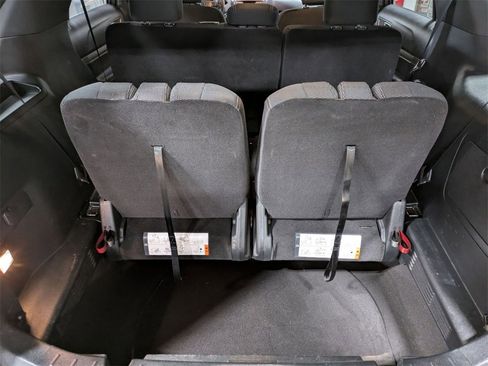 Used 2018 Ford Explorer XLT image 26
