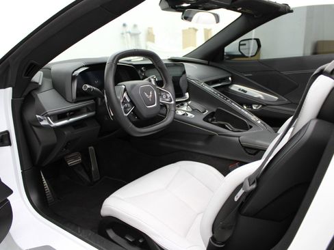 Used 2022 Chevrolet Corvette Stingray Coupe w/ 1LT image 16