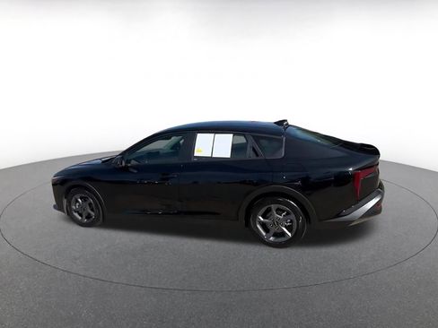 Used 2025 Kia K4 LXS image 9