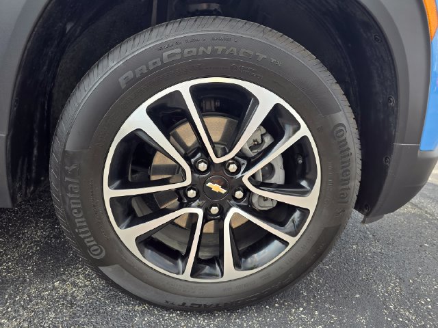 Used 2024 Chevrolet TrailBlazer LT w/ LT Cold Weather Package AWD/4WD image 11