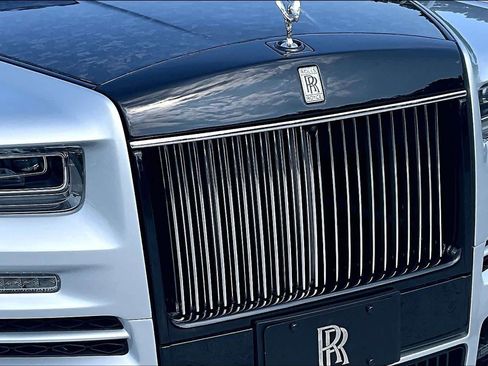 Used 2024 Rolls-Royce Phantom Sedan RWD image 30