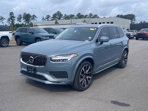 Used 2022 Volvo XC90 T6 Momentum w/ Advanced Package AWD/4WD image 3