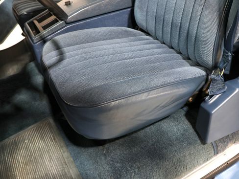 Used 1987 GMC Suburban 2WD image 92