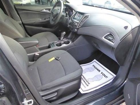 Used 2017 Chevrolet Cruze LT image 19