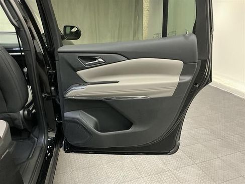 New 2026 Chevrolet Traverse LT w/ LPO, Floor Liner Package FWD image 33