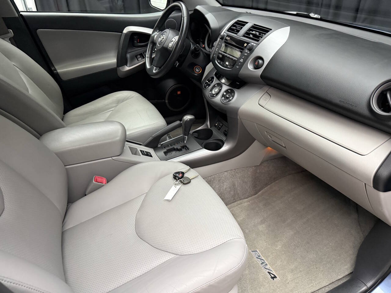 Used 2008 Toyota RAV4 Limited AWD/4WD image 24