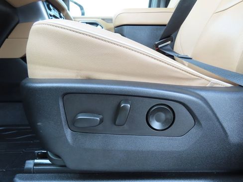 Used 2022 Chevrolet Tahoe Premier AWD/4WD image 6