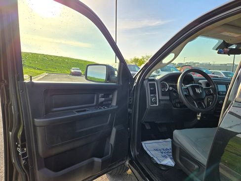Used 2019 RAM 1500 Express w/ Express Value Package AWD/4WD image 13