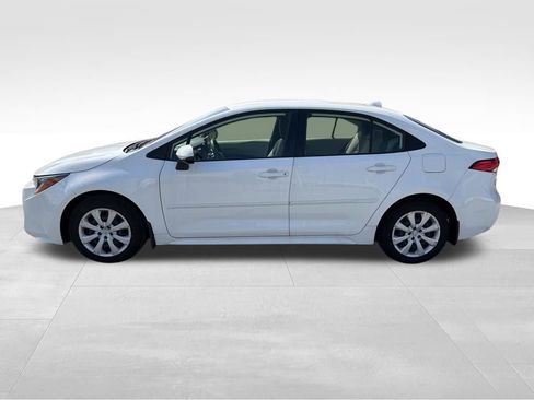 Used 2023 Toyota Corolla LE image 2