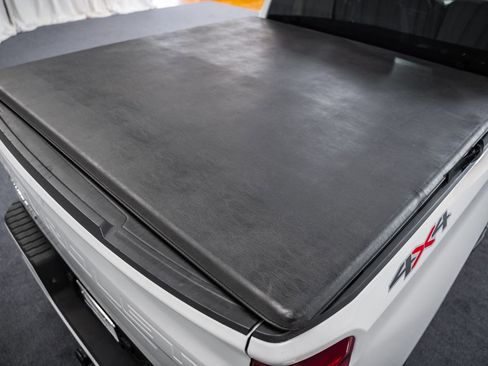 Used 2023 Chevrolet Silverado 1500 Custom AWD/4WD image 9