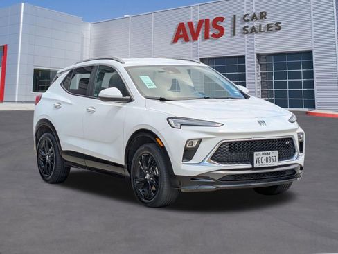 Used 2024 Buick Encore GX Sport Touring AWD/4WD image 3