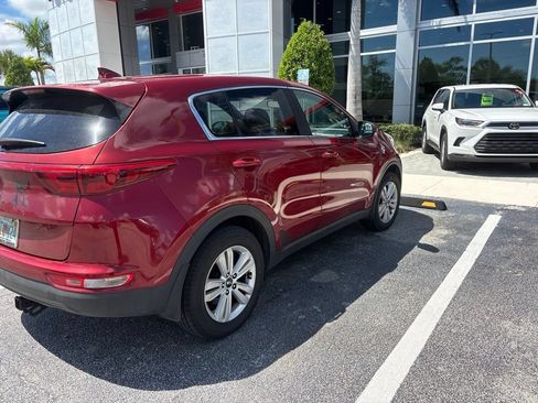 Used 2017 Kia Sportage LX AWD/4WD image 3