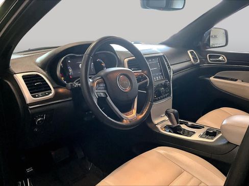Used 2018 Jeep Grand Cherokee Limited AWD/4WD image 18