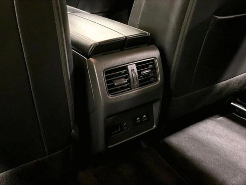 Used 2023 Nissan Rogue SL w/ SL Premium Package image 34