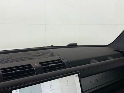 New 2025 Land Rover Defender 110 V8 image 33