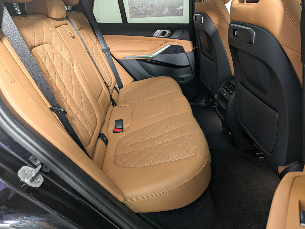 Certified 2024 BMW X5 xDrive40i w/ M Sport Package AWD/4WD image 44