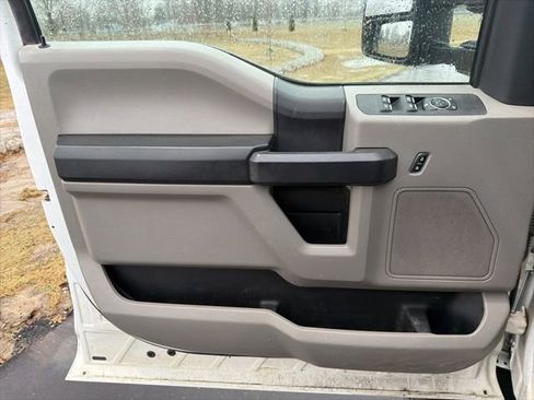 Used 2017 Ford F550 4x4 Crew Cab Super Duty image 22