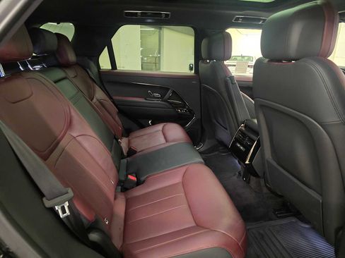 Used 2023 Land Rover Range Rover Sport SE Dynamic image 14