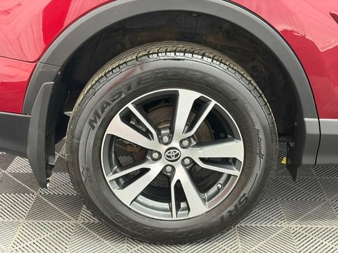 Used 2018 Toyota RAV4 XLE AWD/4WD image 29