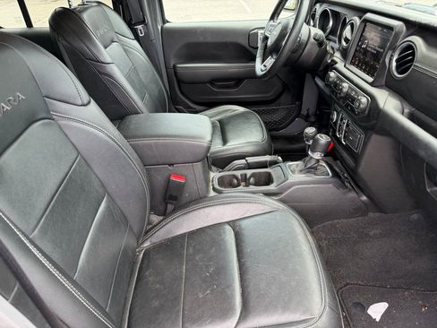 Used 2023 Jeep Wrangler Unlimited Sahara w/ Cold Weather Group AWD/4WD image 16