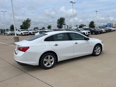 Used 2022 Chevrolet Malibu LS w/ LPO, Convenience Package 1 FWD image 5