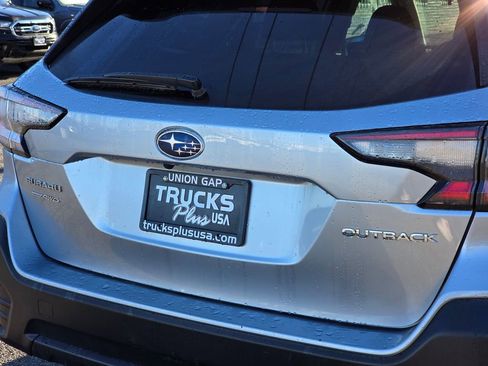 Used 2020 Subaru Outback Premium image 13