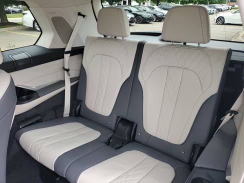 New 2027 BMW X7 M60i AWD/4WD image 27