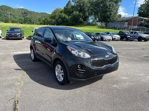 Used 2017 Kia Sportage LX AWD/4WD image 2