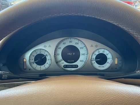 Used 2009 Mercedes-Benz E 350 Sedan image 11