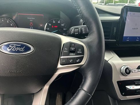 Used 2022 Ford Explorer XLT w/ Equipment Group 202A AWD/4WD image 14