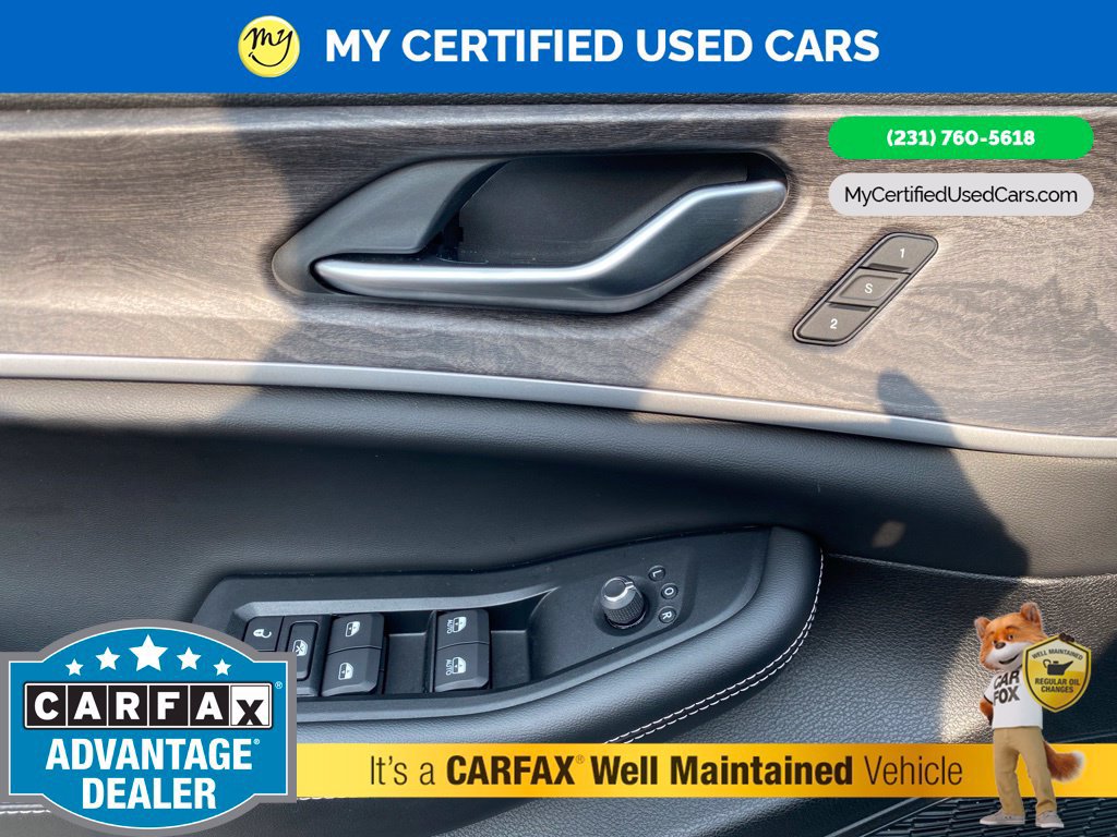 Used 2023 Jeep Grand Cherokee L Limited AWD/4WD image 14