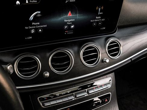 Used 2022 Mercedes-Benz E 350 Sedan image 27