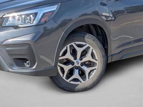 Used 2020 Subaru Forester Premium image 24