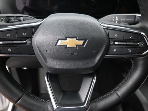 Used 2025 Chevrolet Equinox LT AWD/4WD image 17